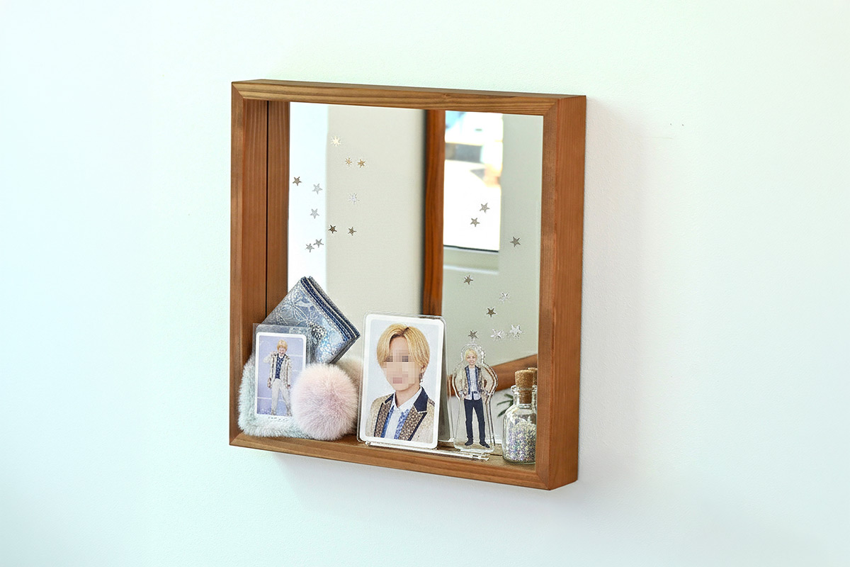 小サイズミラーで壁面を飾るイメージ